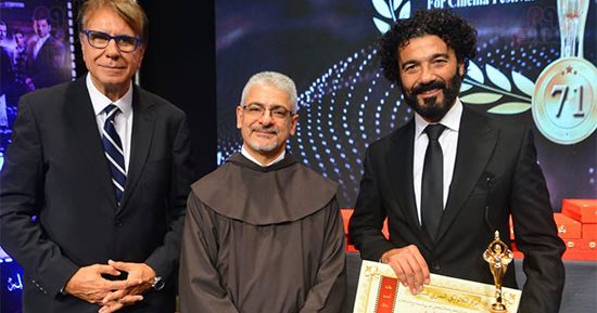 خالد النبوي يحصد جائزة أفضل ممثل في مهرجان المركز الكاثوليكى عن فيلم "قمر 14"