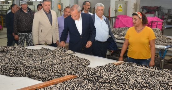 محافظ القليوبية فى جولة بشركة غزل ونسيج: تقديم الدعم للنهوض بالصناعات المصرية