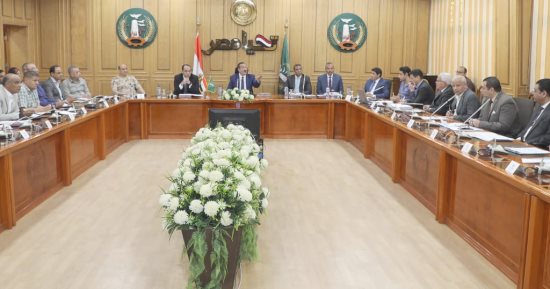 محافظ المنوفية يوافق على تخصيص قطع أراضى لإقامة مدارس ومكاتب بريد ووحدة بيطرية
