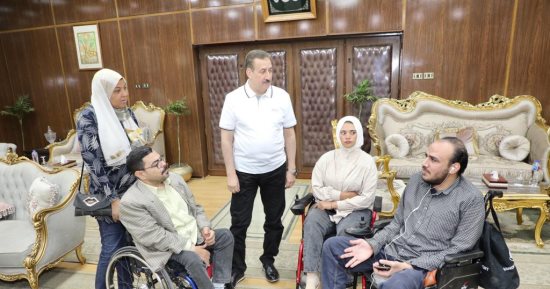محافظ المنوفية يلتقى وفدا من مرضى ضمور العضلات ويوجه بدعمهم فى شتى المجالات