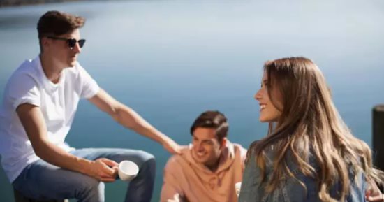 4 نصائح لحماية حياتك الزوجية من تدخلات الأصدقاء.. حتى لو بحسن نية