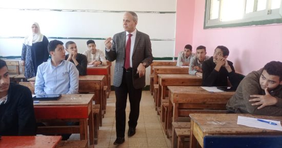 محافظ كفر الشيخ: أداء 179 ألفا و235 طالبا وطالبة امتحانات النقل دون شكاوى