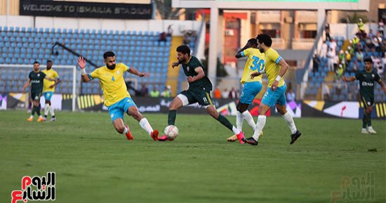 60 دقيقة.. الإسماعيلى يستعيد التقدم على الزمالك بهدف ذاتى من "روقا"
