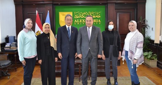 تفاصيل شراكات علمية بين جامعة الإسكندرية وجامعات عالمية تسهم فى التنمية المجتمعية المُستدامة.. درجات علمية مزدوجة فى تخصصات طبية وهندسية لزيادة صقل طلابها وخريجيها وزيادة خبراتهم فى سوق العمل المصرى والعالمى