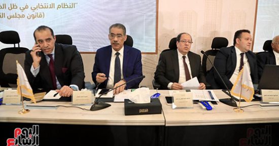 بدء أولى الجلسات النقاشية للحوار الوطنى بالمحور السياسى