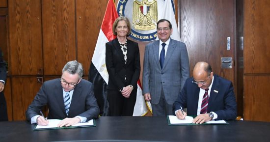 وزير البترول يشهد اتفاقية تطوير مشترك لمشروع جديد لإنتاج الميثانول الأخضر