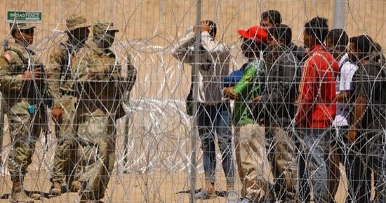 "الحدود مغلقة".. أمريكا تحذر المهاجرين العالقين بالطرد والاعتقال