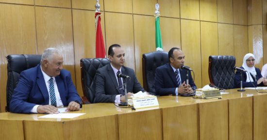 نائب محافظ المنيا يناقش التحديث الخاص بالمخطط الاستراتيجى للتنمية العمرانية