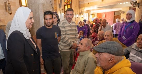 وزيرة التضامن تطمئن على نزلاء جمعية الباقيات الصالحات عقب نشوب حريق.. صور