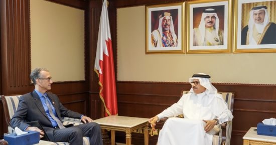 وزير الخارجية البحرينى يستقبل سفير الولايات المتحدة لبحث سبل التعاون بين البلدين