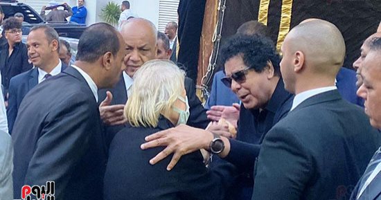 وزراء ونواب وسياسيون ورجال أعمال يقدمون واجب العزاء في وفاة محمود بكرى.. صور