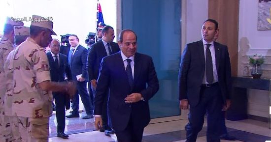 الرئيس السيسي يصل شرق العوينات لافتتاح موسم حصاد القمح 