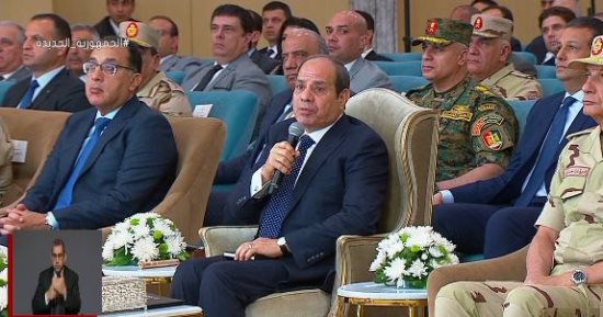 الرئيس السيسي: شرق العوينات وتوشكى بحجم 3 محافظات.. ونراعى نظم الرى الحديثة