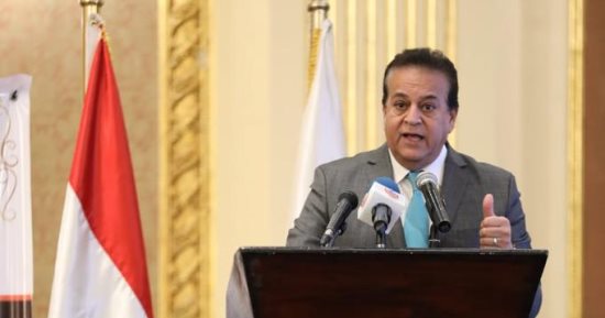 وزير الصحة: الرئيس السيسى كلف بمراجعة الأوضاع المادية للفريق الصحي