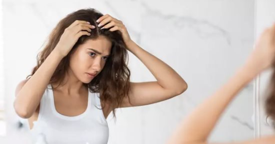 وصفات طبيعية بزيت الخروع لعلاج قشرة الرأس 