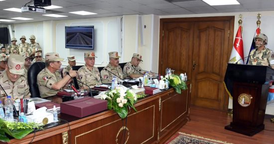 وزير الدفاع يشهد تنفيذ مشروع مراكز القيادة التخصصى للهيئة الهندسية "شرف 2"