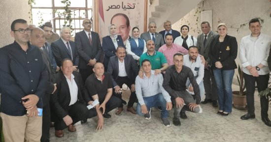 عمال مصنع الغزل بالدقهلية يوجهون الشكر للرئيس خلال جولة نواب "القوى العاملة"