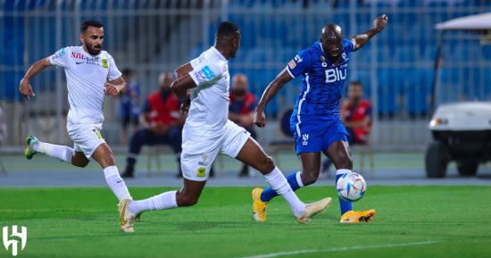 التعادل يحسم كلاسيكو الكرة السعودية المثير بين الهلال والاتحاد