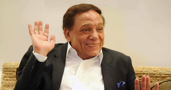 عادل إمام.. عرف التمثيل بالصدفة وصوت ضحك الجمهور وجهه إلى الكوميديا
