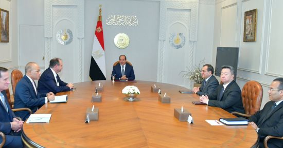 الرئيس السيسى يثمن النجاحات المتميزة لـ"أباتشى" فى مصر على مدار 30 عامًا.. رئيس الشركة الأمريكية: ملتزمون بشراكتنا الراسخة مع القاهرة فى ضوء توافر العديد من الفرص الواعدة لتحقيق اكتشافات جديدة