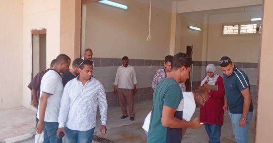 محافظ أسوان يوجه بتلافى الملاحظات الفنية بوحدة إسعاف وعمارات فارس.. صور