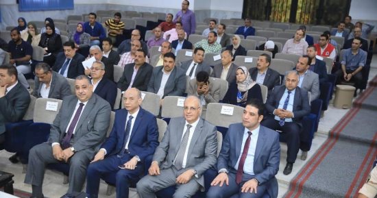محافظ سوهاج يترأس اجتماعا لبحث موقف مشروعات المرحلة الأولى من "حياة كريمة"