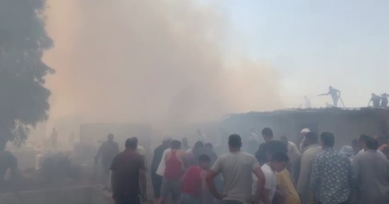 اندلاع حريق داخل مصنع كتان فى قرية بنا أبو صير بالغربية.. صور