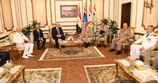 الفريق أول محمد زكى  يلتقى وزير الدفاع الإيطالى لبحث التعاون المشترك