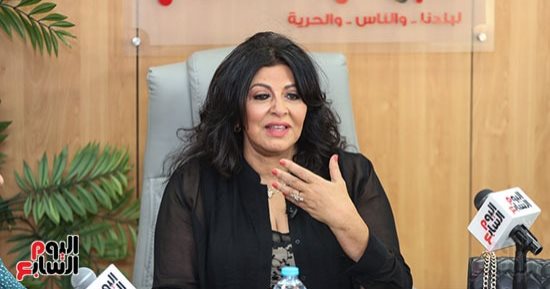التليفزيون هذا المساء.. هالة صدقي لـ "عادل إمام" فى يوم ميلاده: ربنا يسعدك زى ما أسعدتنا