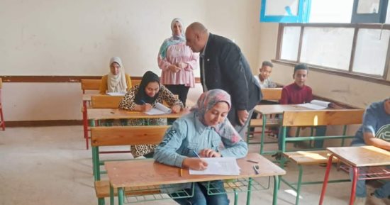 وكيل تعليم الوادي الجديد يتفقد لجان امتحانات الشهادة الإعدادية