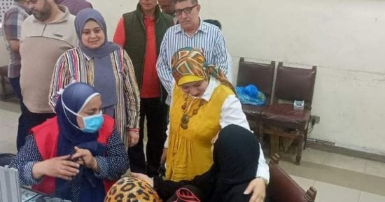 حى الجمرك بالإسكندرية ينظم قافلة طببة مجانية مع حملات توعية بتنظيم الأسرة