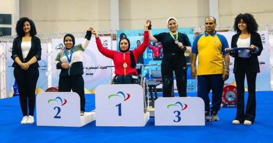 محافظ الشرقية يُهنئ بطلة رفع الأثقال البارالمبية رحاب رضوان لحصولها على ذهبية الجمهورية