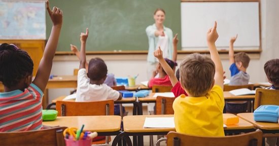 لو ولادك فى مدارس أجنبية.. 5 نصائح تجعلهم يحافظون على لغتهم العربية
