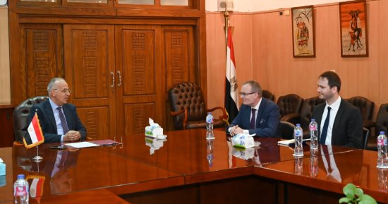 وزير الرى: دراسة تصنيع قطع غيار الطلمبات بالشركات المصرية والتشيكية