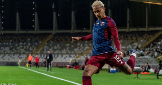 الوحدة الإماراتى يتمسك بالبرازيلى بيريرا لاعب الهلال السعودى