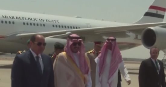 لحظة وصول الرئيس السيسى السعودية للمشاركة فى القمة العربية