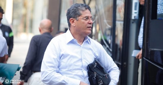 أيمن الرمادى يصل الزمالك ويعقد جلسة مع مجلس الإدارة