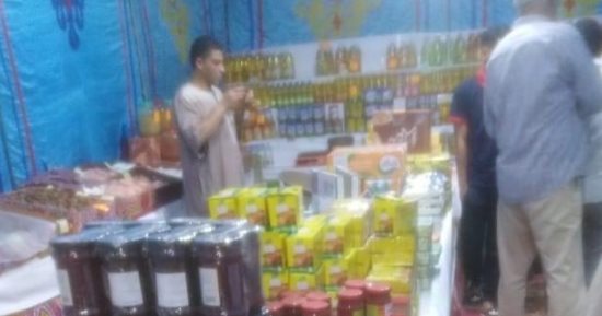 رئيس مدينة السنطة تتفقد معارض السلع الغذائية للتأكد من توافر كافة السلع