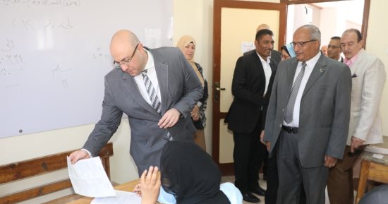 محافظ بنى سويف :انتظام امتحانات الشهادة الإعدادية داخل 310 لجنة