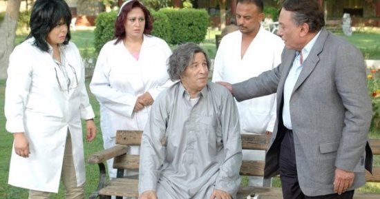 عمرو عرفة يستعيد ذكريات فيلم "زهايمر" بصورة تجمع عادل إمام وسعيد صالح