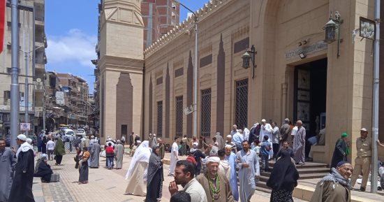 توافد أعداد من المحافظات للاحتفال بالمولد الرجبي لإبراهيم الدسوقى بكفر الشيخ