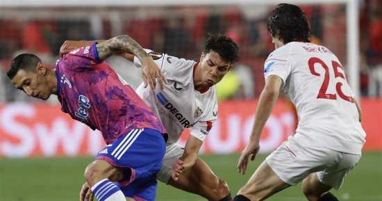 إشبيلية يفوز على يوفنتوس 2-1 ويتأهل إلى نهائى الدوري الأوروبي