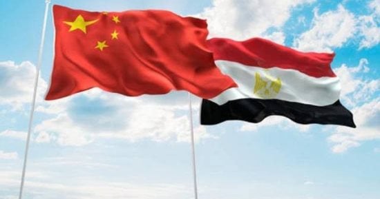 زخم صيني للاستثمار بقناة السويس.. تجميع أنظمة تخزين الطاقة وأكبر مجمع صناعى للمنتجات الصحية أحدث الاستثمارات بالعين السخنة.. وخبير اقتصادى: زيارة رئيس الصين تعيد رسم الشراكة بين البلدين والصناعة قلب الرهان