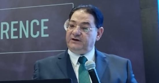 أستاذ كبد يحدد أسباب الإصابة بالكبد الدهنى.. الوجبات السريعة أبرزها