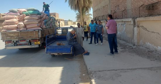 نائب محافظ المنيا يضبط سيارتين محملتين بـ18 طن قمح بهدف الاحتكار بسمالوط