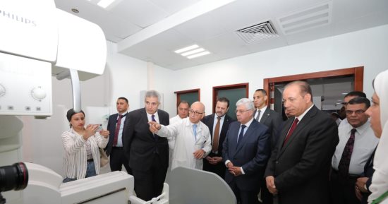وزير التعليم العالى: "شُفت إعجاز من فريق زراعة الكبد بجامعة المنصورة" 