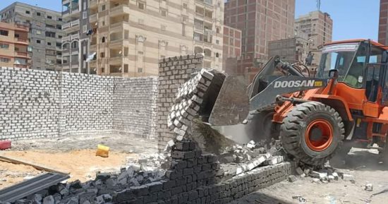  إزالة 6 حالات بناء مخالف بحي المنتزه ثان في الإسكندرية 