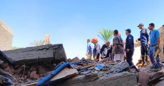 ارتفاع ضحايا انهيار منزل بقرية الترامسة فى قنا لـ 4 قتلى و10 مصابين