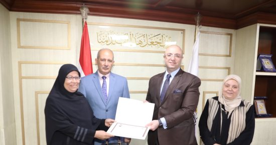 محافظ بنى سويف يكرم عناصر متميزة بوحدات الرصد الميدانى بالفشن والواسطى