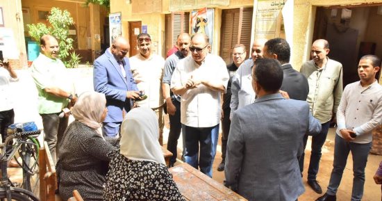 محافظ أسيوط يتفقد عددا من لجان امتحانات الشهادة الإعدادية.. صور